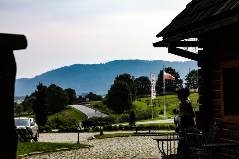 Widok na Bieszczady z okna pokoju