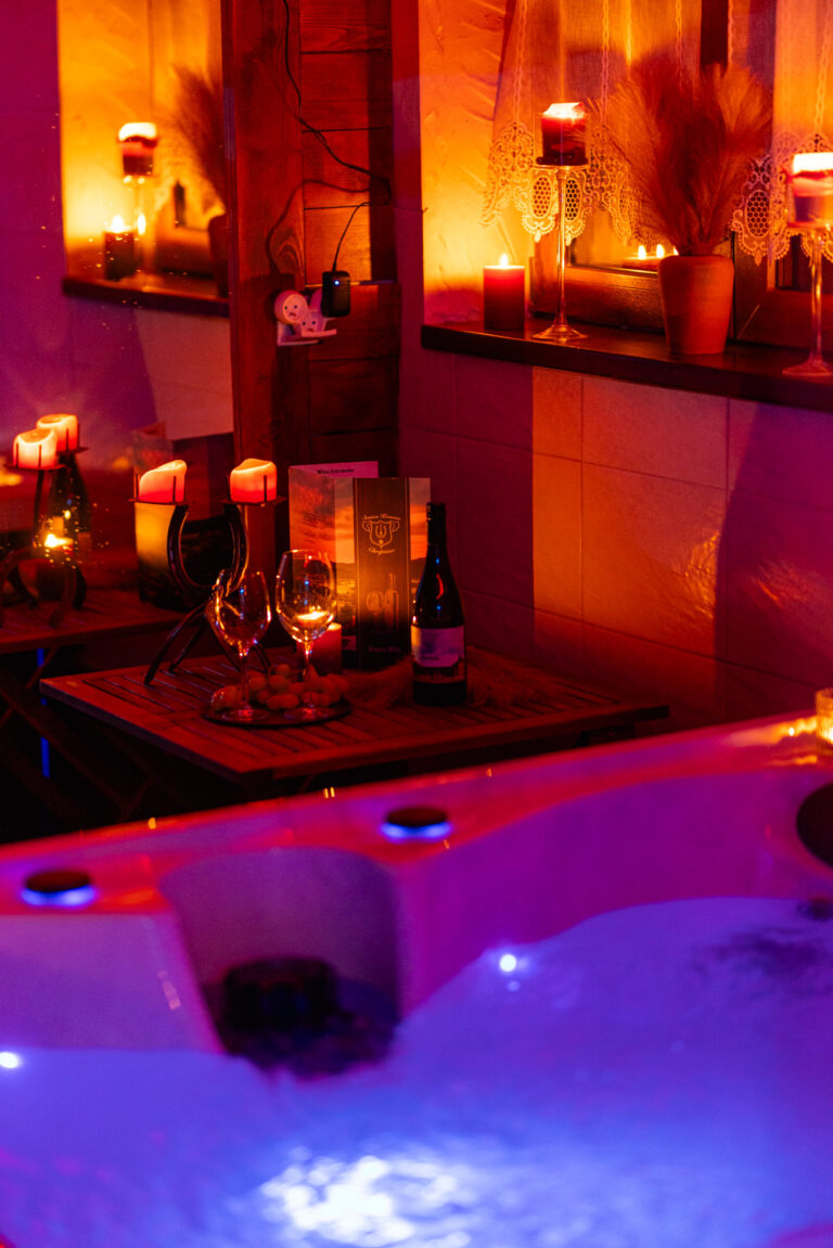 Klimatyczne jacuzzi przy świecach – hotel Chreptiów