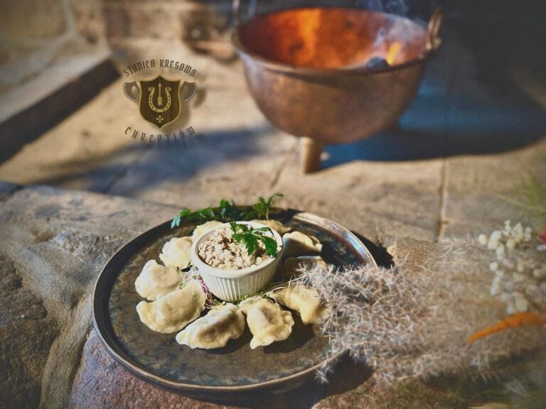 Restauracja Chreptiów – pierogi i dania kuchni staropolskiej w Bieszczadach